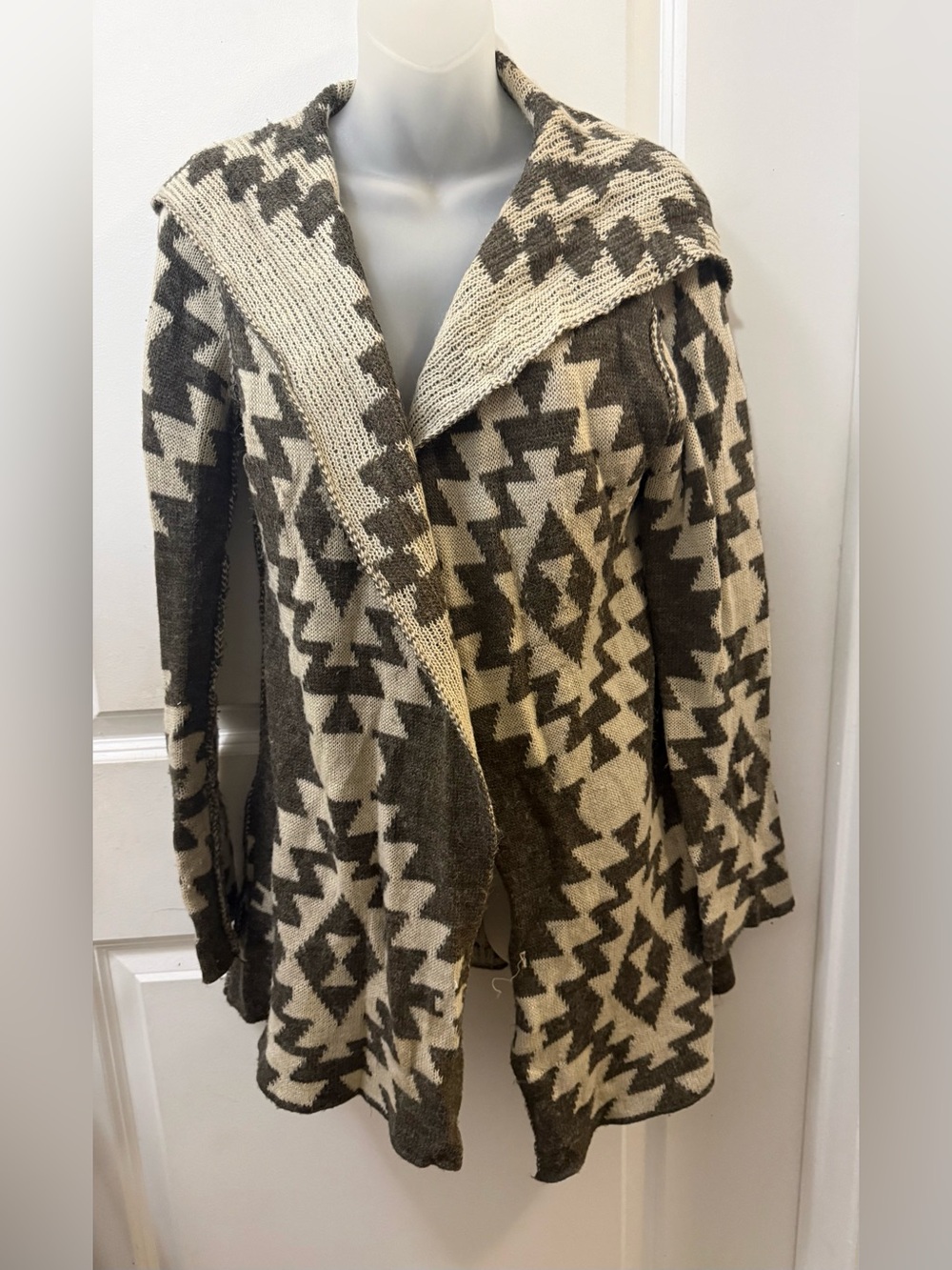 Elan Cozy Geometric Open-Front Sweater Cardigan - Cream & Gray | Sz M